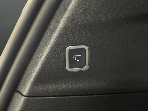 New 2026 Chrysler Pacifica Select w/ S Appearance Package image 14