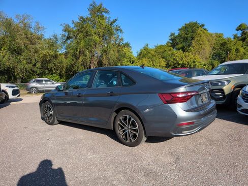 Used 2023 Volkswagen Jetta Sport image 3