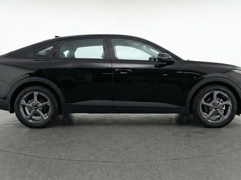 Used 2025 Kia K4 FWD image 11