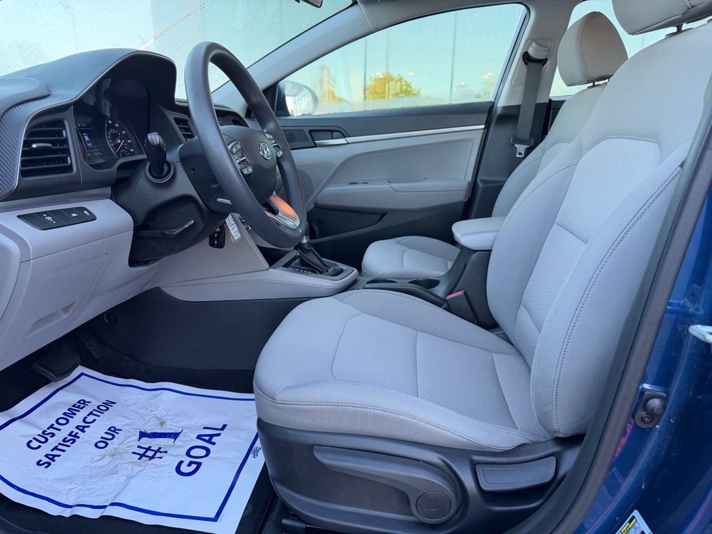 Used 2020 Hyundai Elantra SE FWD image 10