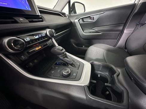 Used 2023 Toyota RAV4 AWD Hybrid image 28