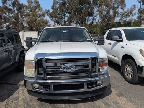 Used 2009 Ford F250 Lariat image 2