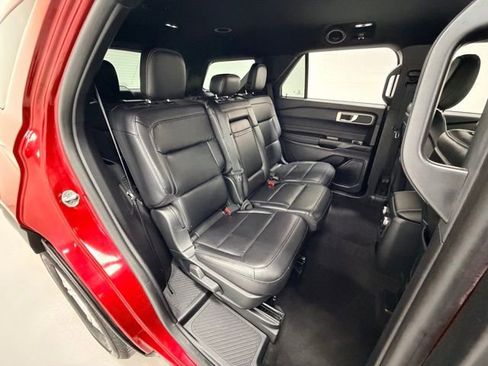 Used 2020 Ford Explorer XLT w/ Equipment Group 202A image 26