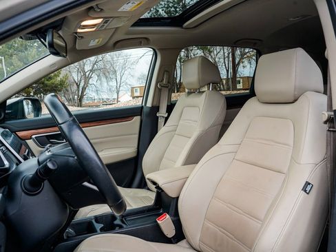 Used 2019 Honda CR-V Touring image 13
