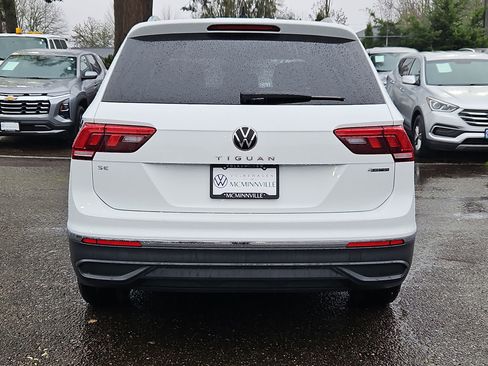 Used 2022 Volkswagen Tiguan SE image 4