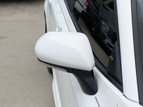 Used 2025 Toyota Camry SE w/ Convenience Package FWD image 8