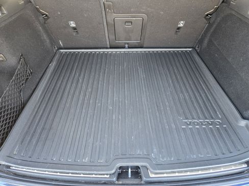 Certified 2023 Volvo XC60 B5 Ultimate w/ Climate Package image 44