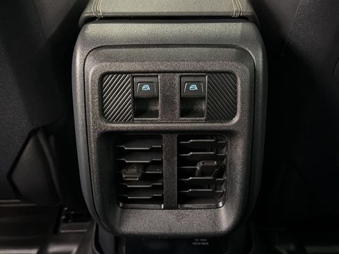 Used 2025 Ford Bronco Badlands w/ Sasquatch Package image 35