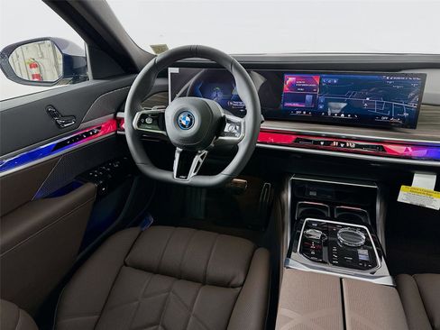 New 2026 BMW i7 xDrive60 image 23
