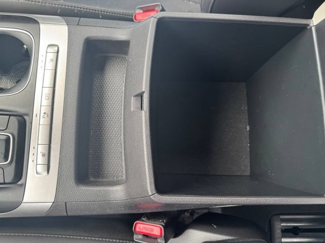 Used 2023 Kia Carnival LX FWD image 48