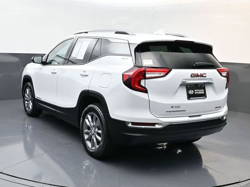 Used 2023 GMC Terrain SLT image 5