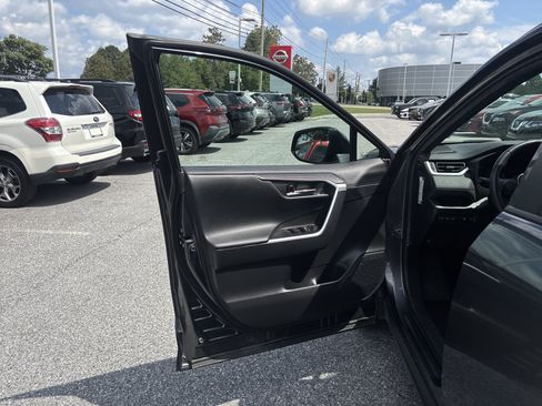 Used 2021 Toyota RAV4 XSE AWD/4WD image 30