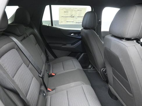 Used 2026 Chevrolet Equinox LT image 9