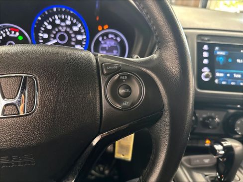 Used 2019 Honda HR-V Sport image 14