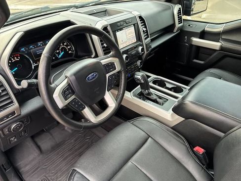 Used 2018 Ford F150 Lariat w/ Equipment Group 502A Luxury AWD/4WD image 11