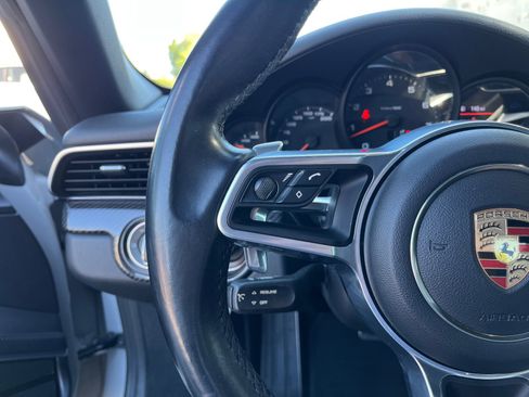 Used 2019 Porsche 911 Carrera RWD image 17
