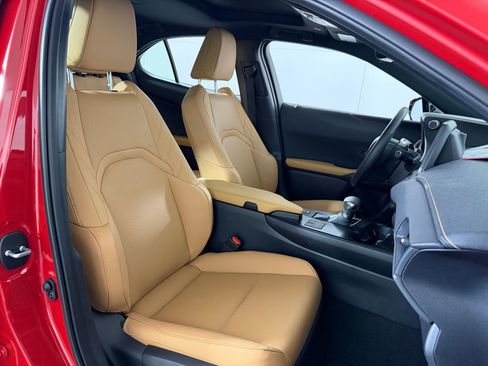 Used 2024 Lexus UX 250h FWD w/ Premium Package image 19