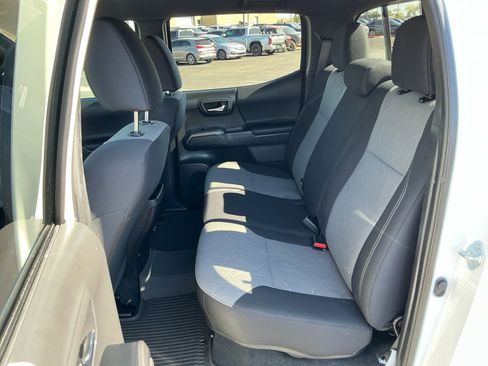 Certified 2023 Toyota Tacoma TRD Off-Road image 17