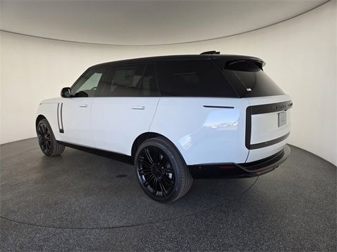 New 2026 Land Rover Range Rover Long Wheelbase SE image 16