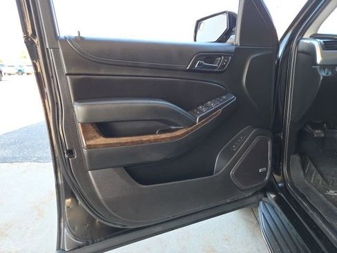 Used 2018 Chevrolet Tahoe LT w/ RST Edition image 21