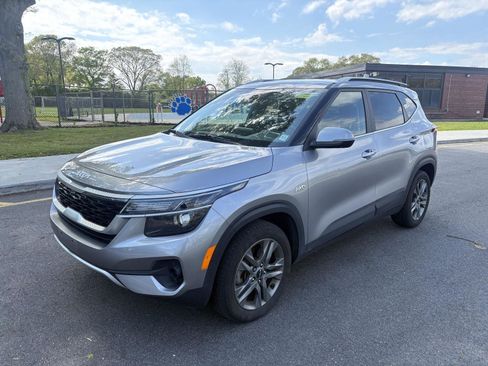 Certified 2022 Kia Seltos S AWD/4WD image 1