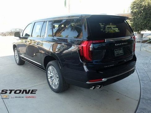 New 2025 GMC Yukon XL Denali w/ Sun & Power Step Package image 6