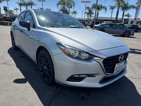 Used 2018 MAZDA MAZDA3 Touring FWD image 6