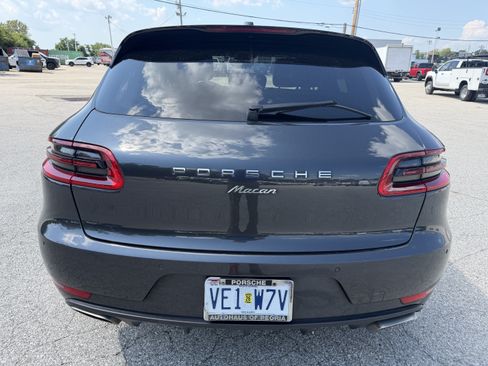 Used 2018 Porsche Macan AWD/4WD image 8
