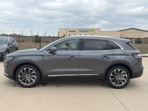 Used 2023 Lincoln Nautilus Reserve w/ Luxury Package image 6