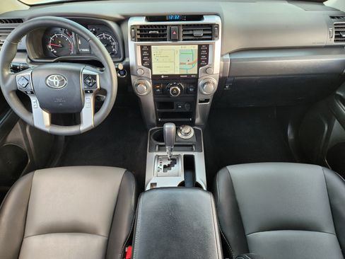 Used 2022 Toyota 4Runner SR5 Premium w/ Moonroof Package AWD/4WD image 32