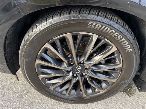 Used 2025 INFINITI QX80 Autograph image 9