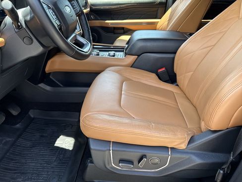 Used 2022 Ford Expedition Max Platinum AWD/4WD image 9