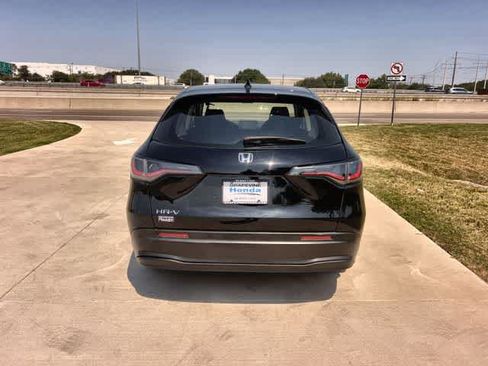 Used 2025 Honda HR-V LX image 6