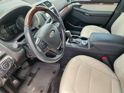 Used 2018 Ford Explorer Platinum AWD/4WD image 14