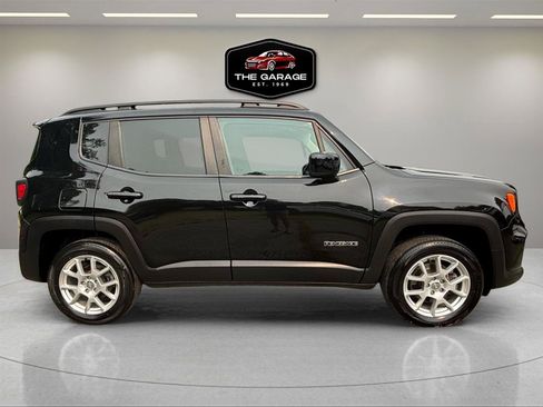 Used 2021 Jeep Renegade Latitude w/ Convenience Group AWD/4WD image 6