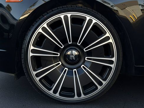Used 2014 Rolls-Royce Ghost RWD image 19