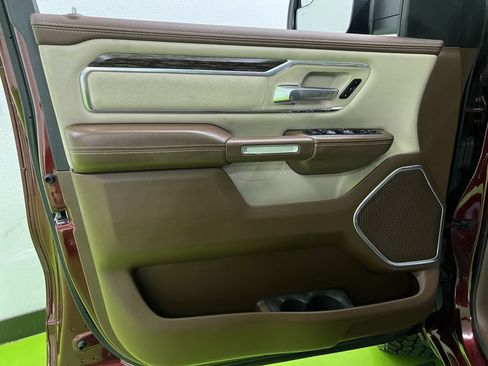 Used 2019 RAM 1500 Laramie AWD/4WD image 17
