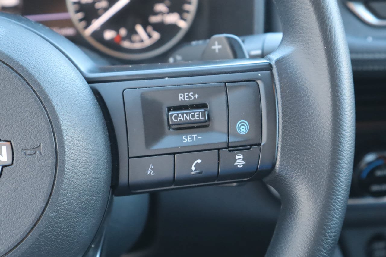Used 2024 Nissan Rogue SV FWD image 13