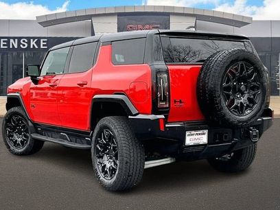 New 2026 GMC Hummer EV SUV w/ LPO, Dark Essentials Package
