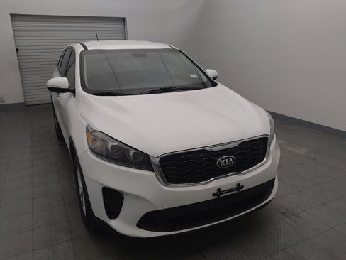 Used 2020 Kia Sorento LX image 14