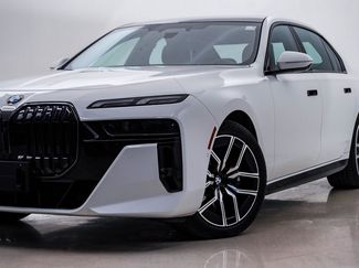 Used 2025 BMW 760i xDrive video 2