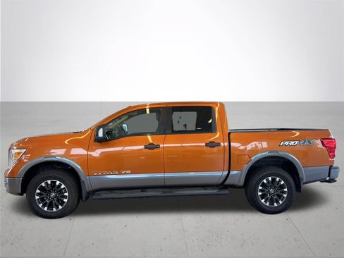 Used 2019 Nissan Titan PRO-4X w/ Pro-4x Convenience Package AWD/4WD image 11