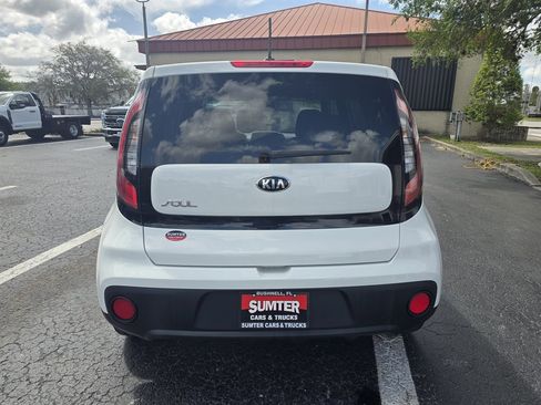 Used 2017 Kia Soul FWD image 4