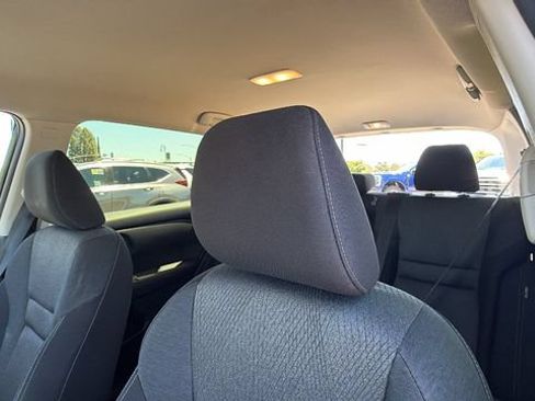 Used 2025 Nissan Rogue SV AWD/4WD image 22