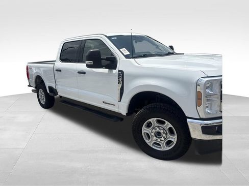 Used 2025 Ford F250 XLT w/ FX4 Off-Road Package AWD/4WD image 3