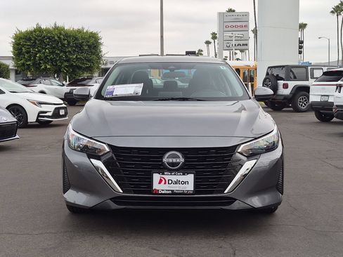 Used 2024 Nissan Sentra SV FWD image 3