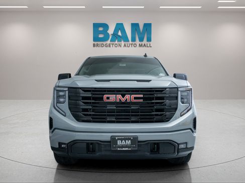 Used 2024 GMC Sierra 1500 Elevation AWD/4WD image 2