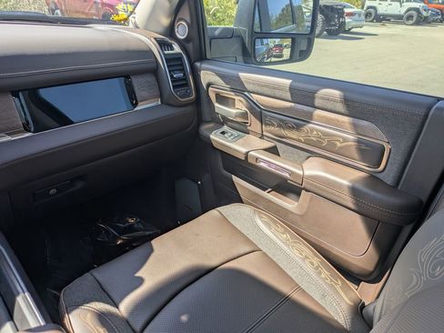 New 2026 RAM 2500 Limited AWD/4WD image 17