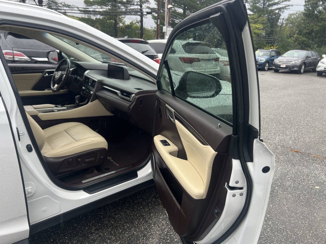 Used 2018 Lexus RX 350L Luxury w/ Accessory Package FWD image 12