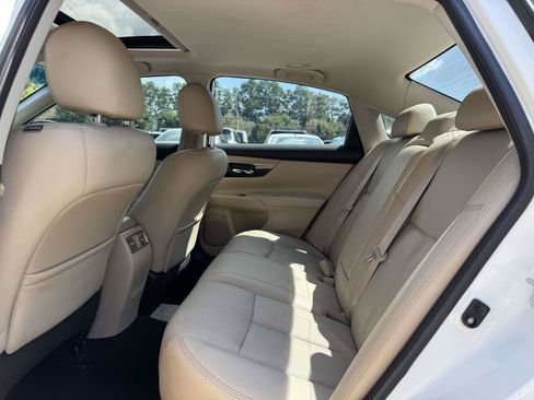 Used 2015 Nissan Altima 2.5 SL w/ Technology Package FWD image 9